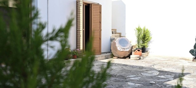 Cozy home in Omodos with mountain views, garden, WiFi, and private parking. in Omodos
