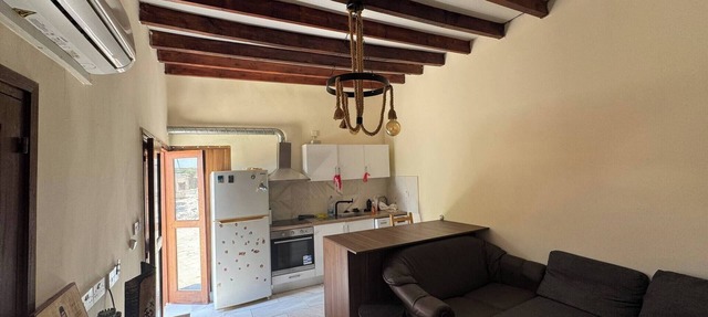 Cozy Stone house with 1 bedroom in Marathounta