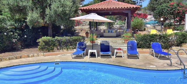Cozy Villa, Prime Location, Coral Bay, Large Pool, Billiard, Villas for Groups in Paphos (Pafos)