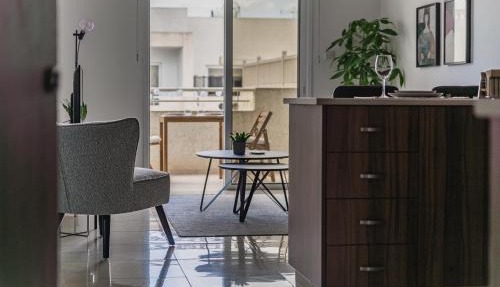 Creative 1br Pool view Apt with covered parking in Livadhia