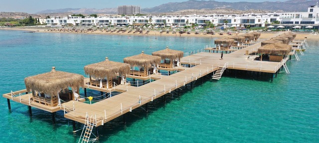 Cyprus Luxury, 400m private beach of the apartment complex, 200m from the pool in Kalecik county and the city of Bogaz