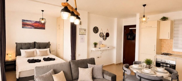 Deluxe sea view apartment with private beach in Vokolida/Bafra