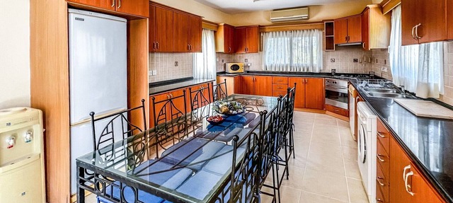 Duplex Villa w Private Beach and Garden in Kyrenia in Girne