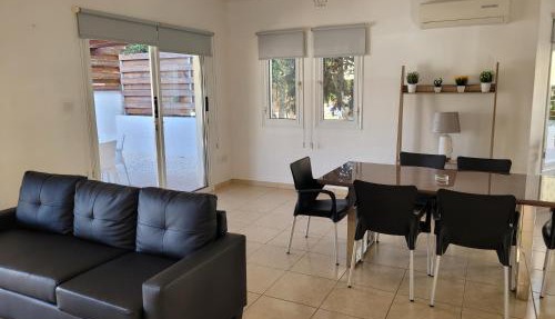 ELeAN VILLA in Paphos