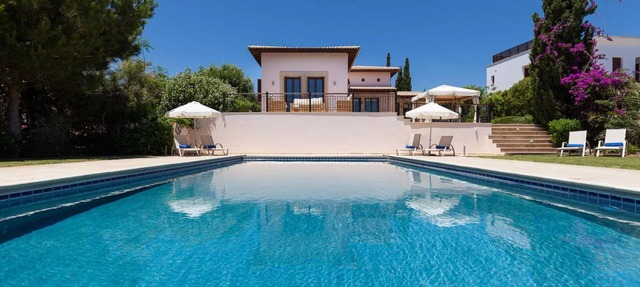 Elegant Villa Retreat with Infinity Pool & Scenic Views in Paphos