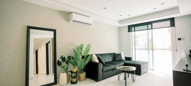 Family-Friendly 2BR Apt at Mackenzie Area, Pool available, 10 Min Walk to Beach! in Larnaka