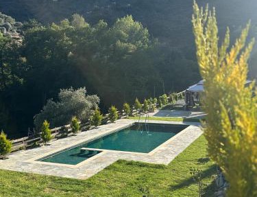 Family-Friendly Mountain Cabin with Playground in Arakapas