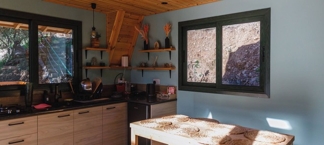 Family Mountain Cabin with Playground and Swimming Pool in Arakapas
