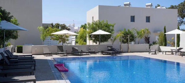First Floor apartment with communal pool close to bars and restaurants in Kapparis
