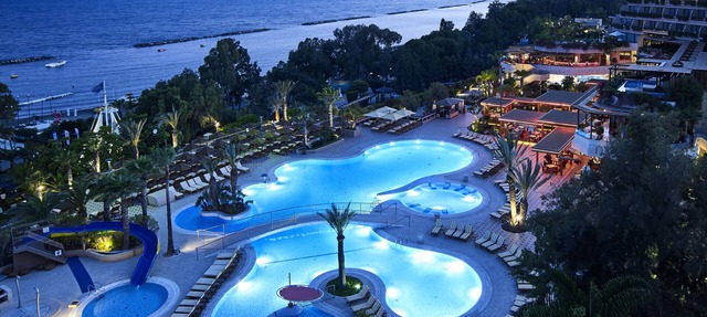 Four Seasons Hotel in Limassol
