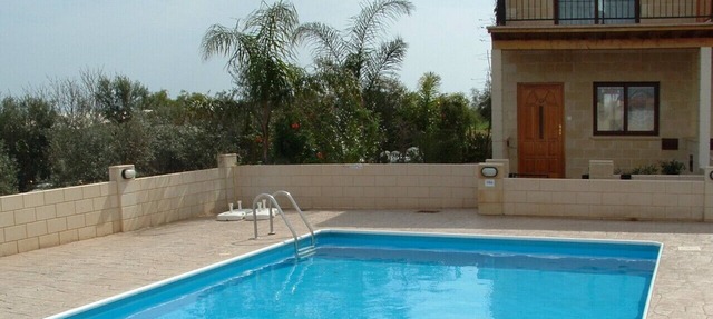 FREE WI-FI, LOVELY HOUSE WITH COMMUNAL POOL SET IN THE VILLAGE OF LIOPETRI in Liopetri
