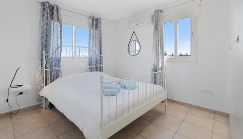 Glabur Stays - The Sunny Atelier - Nicosia City, Free Parking & Wifi, Welcomes You! in Nicosia