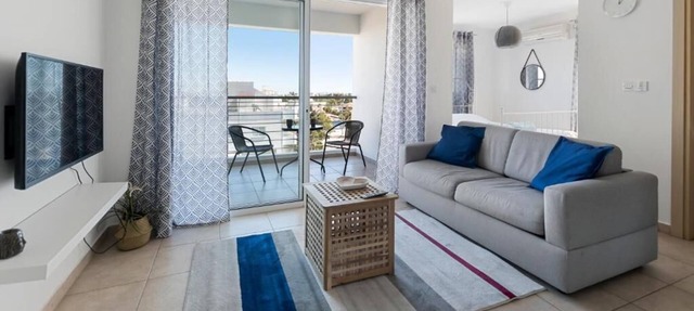 Glabur Stays - The Sunny Atelier - Nicosia City in Nicosia