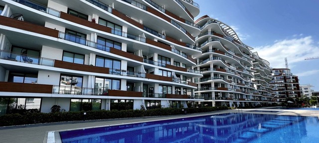 Gorgeous Residence in a Luxury Complex in Kyrenia in Girne