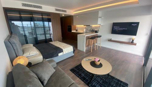 Grand Sapphire Studio Flat in Phikardhou