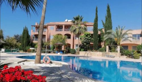 Großes Apartment in idyllischer Anlage, strandnah in Mandria, Paphos in Mandria