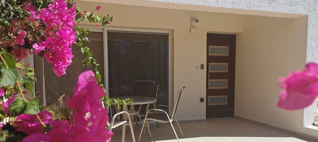 Ground floor Apartment, family friendly, 5minutes from the beach and turist area in Geroskypou