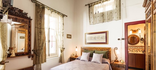 GUL HANIM HOUSE BOUTIQUE HOTEL RED ROSE ROOM in the walled city Nicosia in North Nicosia