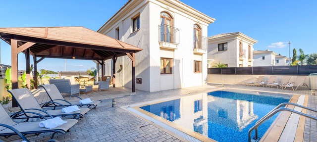 Hann's Villa - Charming Kapparis Getaway in Protaras