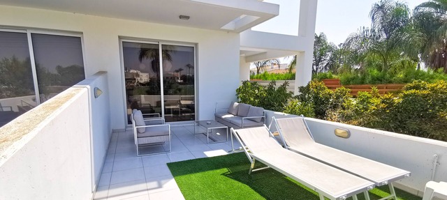 Happy Day Dreamer Apartments - Coral Beach Suite in Pyla