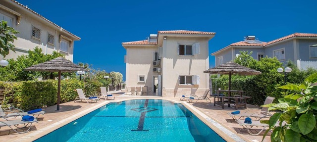 Holiday House in Protaras with Private Parking in Protaras
