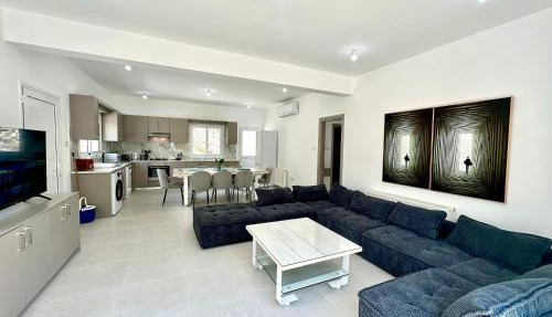 Home in the Hills in Ayios Ioannis