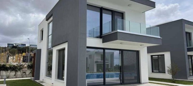 Ilia's Vilas Gardenn in Limassol