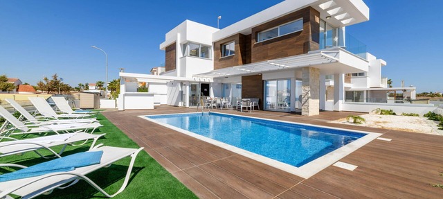 Infinity View Villa - Charming Ayia Thekla Getaway in Ayia Napa