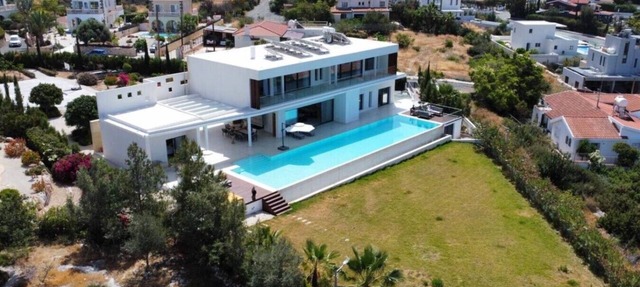 J&C Luxury Villa Infinity Pool & Views Seacave 7 Luxury Suites in Pafos