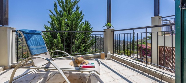 J1 Holiday House Adjacent to Aphrodite Hills - Sea View in Kouklia