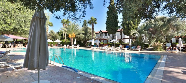 Kyrenia Villa Azure - Two Bedroom Villa, Sleeps 4 in Kyrenia