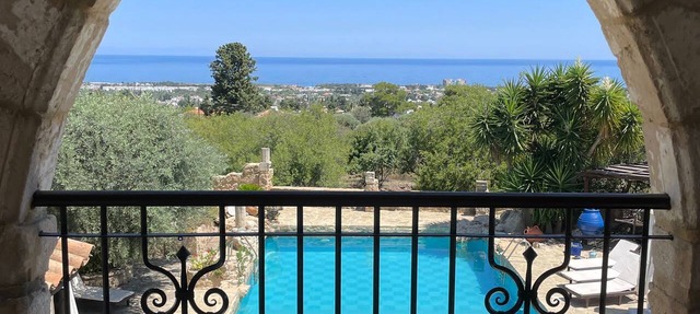 large unique stone villa private pool - family friendly perfect for large groups in Beylerbeyi
