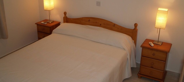 Larger Than Average Apartment In Peyia. Air Conditioned, Communal Swimming Pool. in Coral Bay