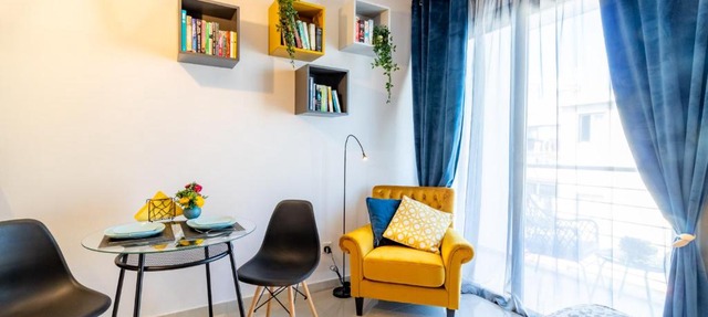 Light House - Seafront cosy studio with library in Paphos
