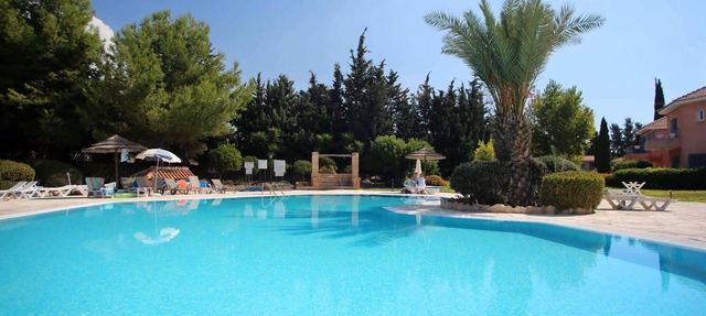 Limnaria Villas - Comfy 2BR, 2 bath Ground Floor Apart. Pvt Garden in Paphos