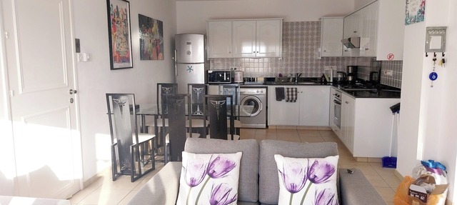 Liopetri 2-bed Apt, Sleeps 6, Pool, 10min to Beach in Liopetri