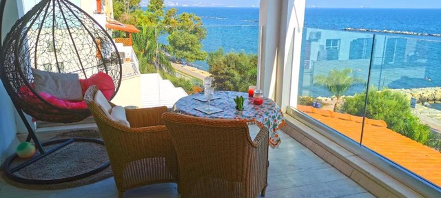 Lovely Seafront Place on 1st line with Sea&Mountain view in Green Peaceful GalatexComplex in Limassol