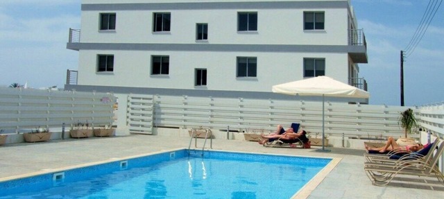 Luxurious Apartment with Pool and View Overlooking the Mediterranean Sea in Pervolia