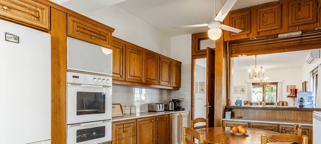 Luxurious Mountain View 6-bedroom villa in historical Choirokidia in Choirokidia