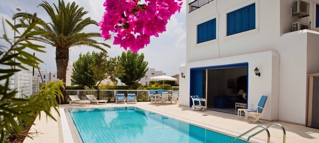 Luxurious, spacious, 4 bedrooms villa with private swimming pool in Protaras in Paralimni