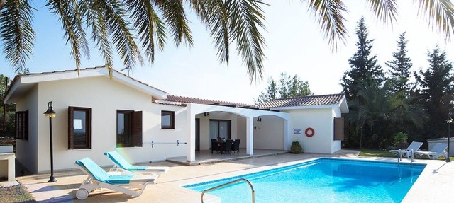 Luxurious, Spacious, FULLY air conditioned villa set in a serene environment! in Paphos
