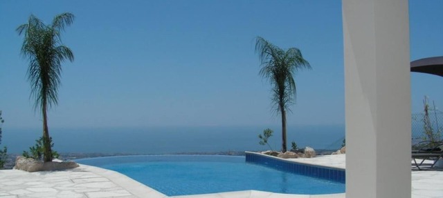 Luxury 3 bedroom villa with private infinity pool & panorama sea view. Free WIFI in Paphos