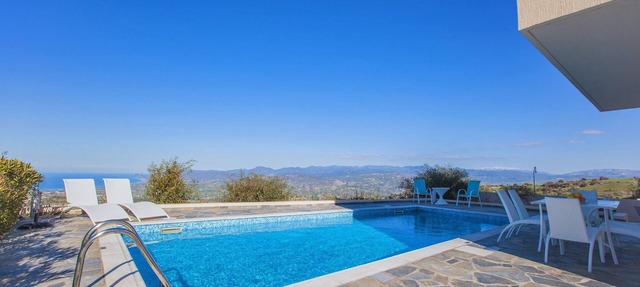 Luxury 4 Bed Villas - Amazing Sea Views - Private Pool in Droushia