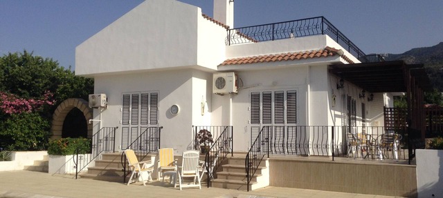 Luxury Detached 3 Bed Villa with Large Pool & Stunning Gardens in Quiet Location in Lapta