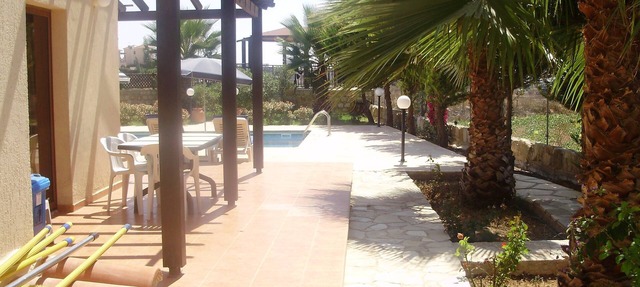 Luxury four bedroom villa in peaceful area of Kathikas with big private pool in Pafos