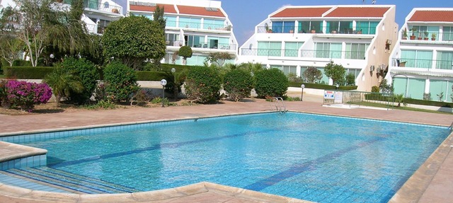 Luxury top floor apartment with wifi and swimming pool, near the sea in Parakklesia District