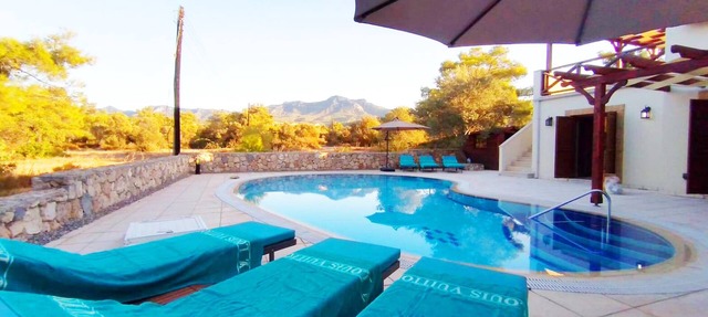 Luxury Villa 200m from the sea and the golf club in Kyrenia/Keryneia