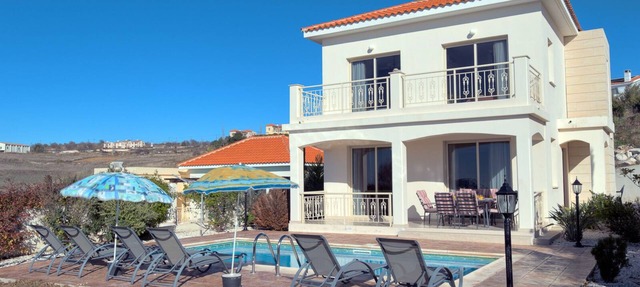 Luxury villa on mountainside with sea views and private pool. in Kathikas