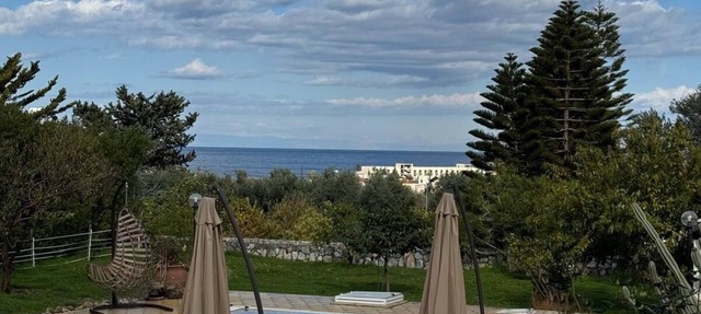 Luxury villa with perfect sea and mountain views in Lapta