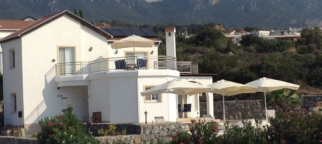 Luxury Villa with Private Infinity Pool. Sea And Mountain Views. Free WiFi in Kyrenia